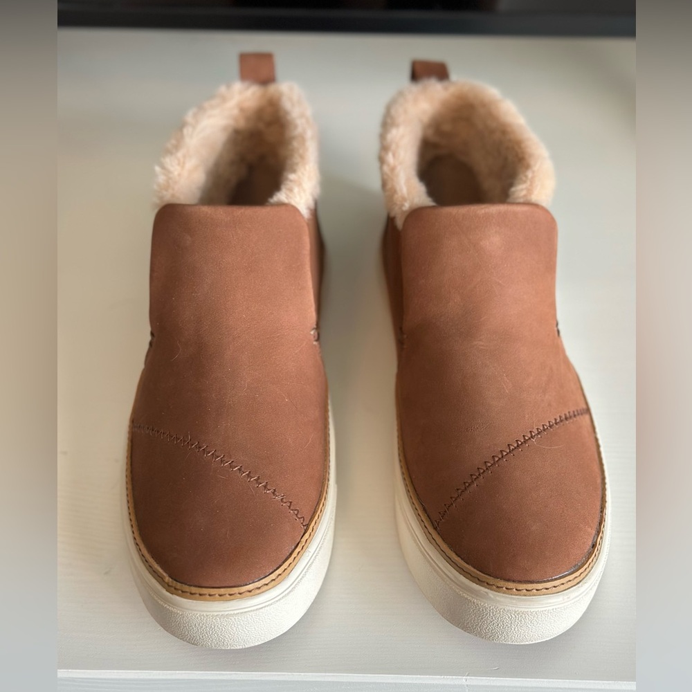 TOMS Paxton Women’s booties NWT NEVER WORN! (Too small for me)